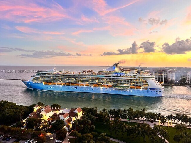 Foto del edificio - 400 South Pointe Dr