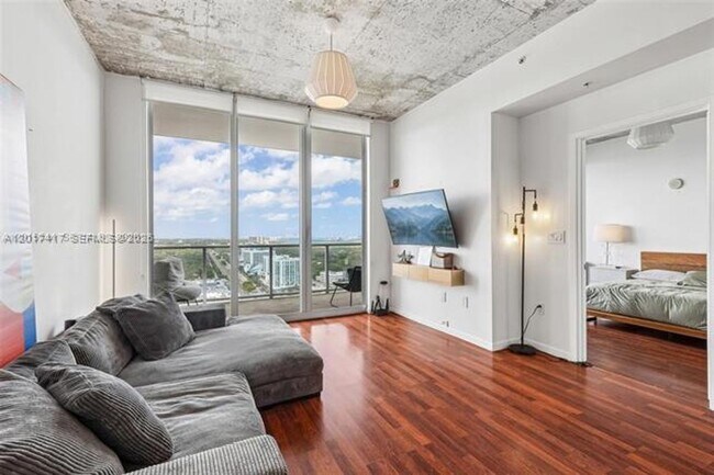 Foto del edificio - 3470 E Coast Ave