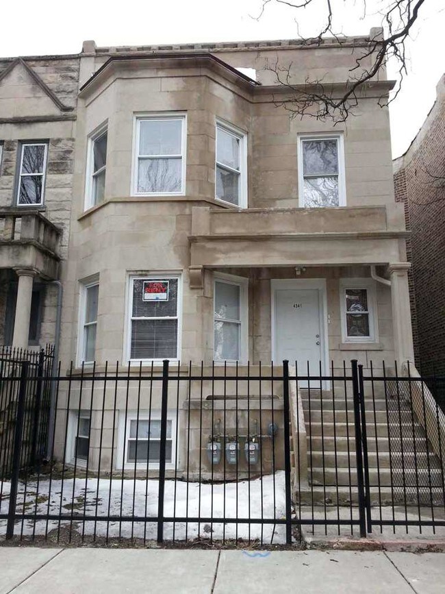 Building Photo - 4341 W Gladys Ave