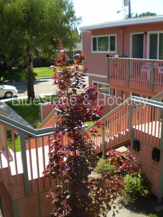 Foto del edificio - 2959 SE Monroe St