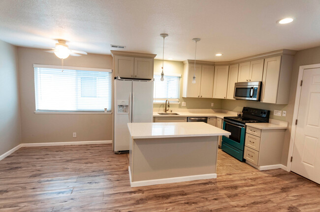Building Photo - Available June 1st - Updated 2/1 in Cambrian