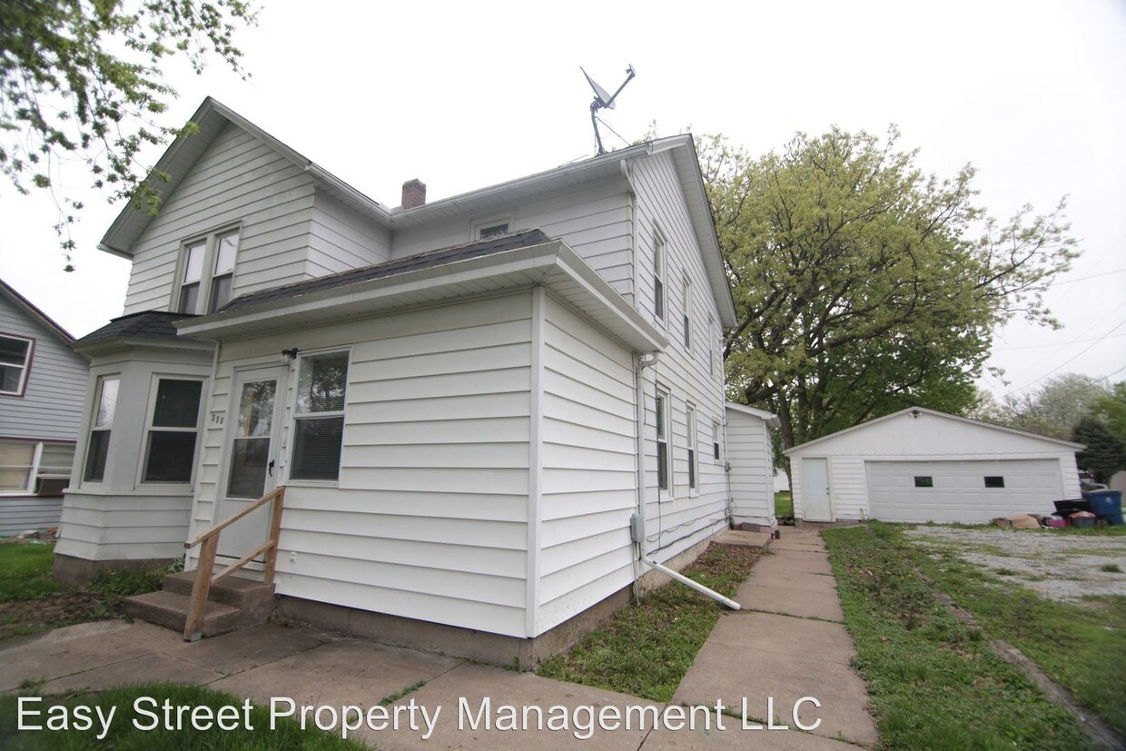 Primary Photo - 4 br, 1 bath House - 208 Clark St(Posey)