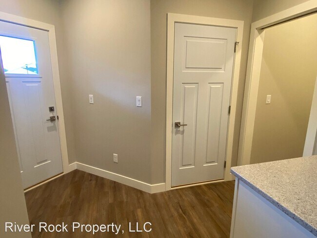 Building Photo - 3 br, 2 bath House - 6855 67th St S