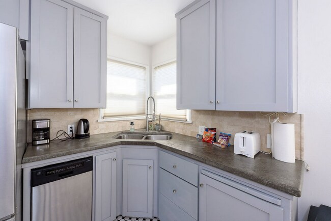 Foto del edificio - 3270 Cedar St
