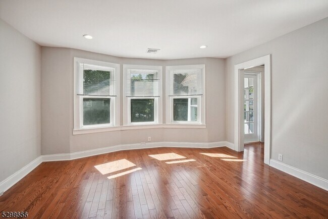 Foto del edificio - 501 Valley St