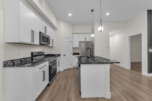 Foto del edificio - The Townhomes on Webb