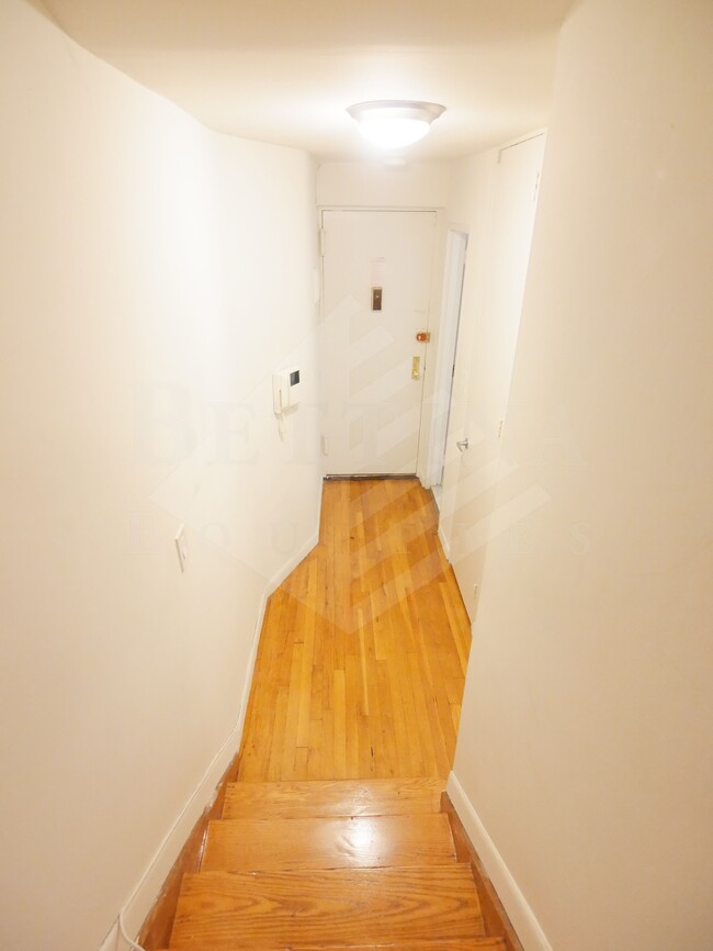 Interior Photo - 104 East 31st Street