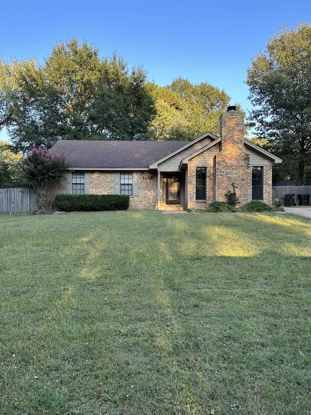 Primary Photo - 1138 Greenview Rd