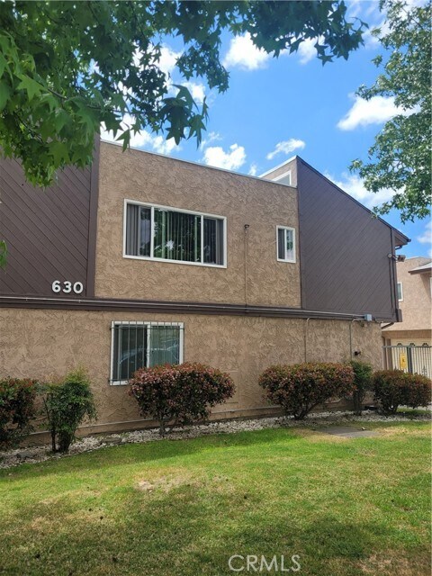 Building Photo - 630 E Acacia Ave