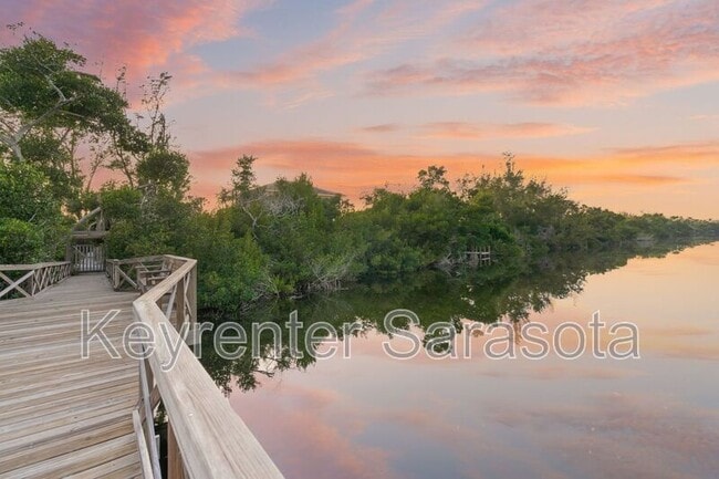 Foto del edificio - 8560 Heron Lagoon Cir