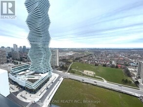 Building Photo - 448 Burnhamthorpe Rd W