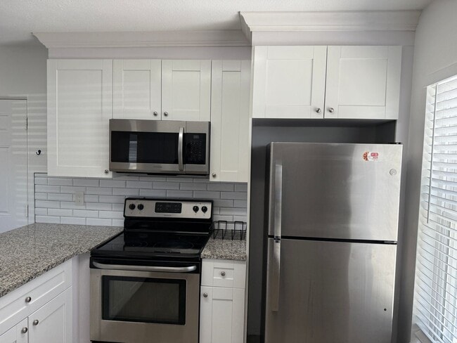 Foto del edificio - 2 Bedroom 1 Bath Home with Den/Office