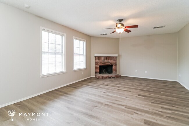 Building Photo - 8003 Mosstree Dr