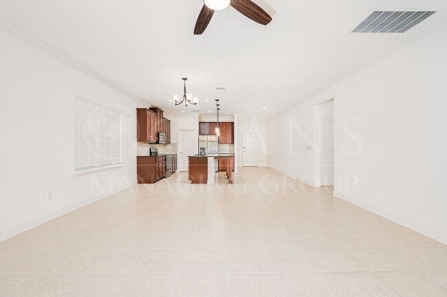 Building Photo - Centrally Located Four Bedroom Home in Por...