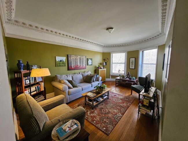 Photo - 817 W Belle Plaine Ave Apartment