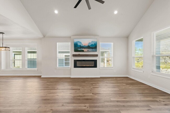 Foto del edificio - 853 Cypress Ln