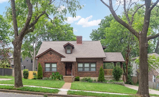 Building Photo - 3008 Blakemore Ave