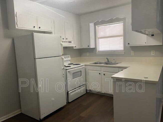 Foto del edificio - 1600 Oak Croft Ct