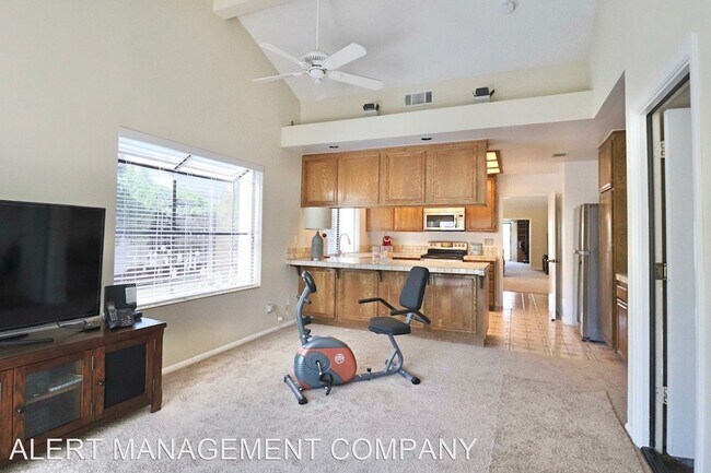 Building Photo - 3 br, 2 bath House - 8079 Crystal Place