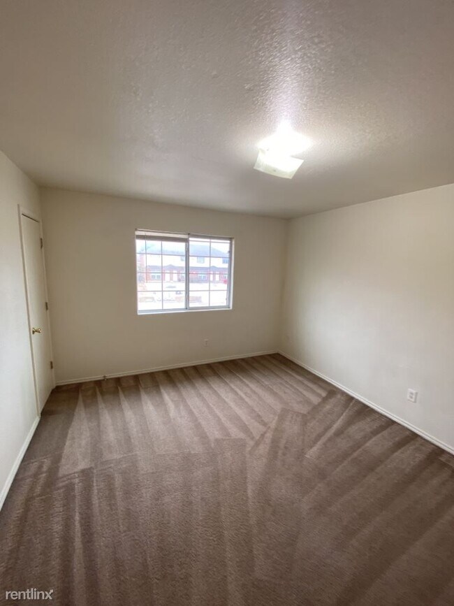 Building Photo - 3 br, 2 bath Townhome - 1907 Monte Carlo Ln D