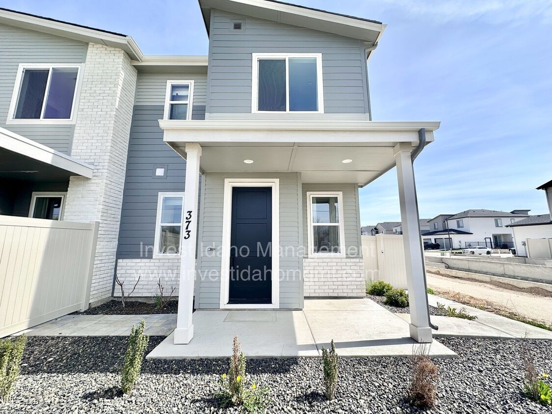 Primary Photo - $500 move in credit! Luxury Living in the ...
