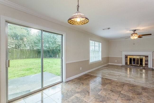 Building Photo - 1123 Cascade Creek Dr