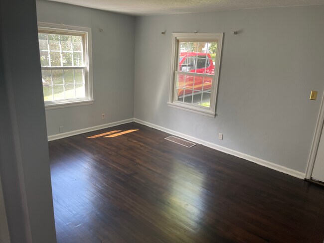 Building Photo - 427 McKinley Blvd