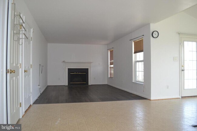 Foto del edificio - 5413 Silver Maple Ln