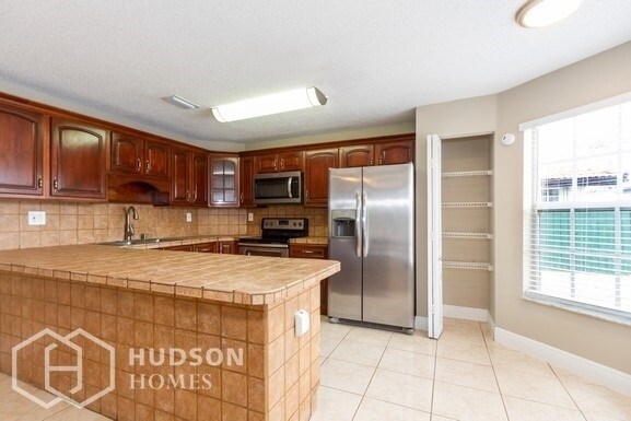 Foto del edificio - NOW AVAILABLE! 15753 Sw 43Rd St, Miami, FL...