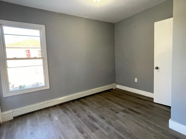 Building Photo - 160 S 8th St