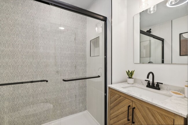 Foto del edificio - 3104 N Sacramento Ave