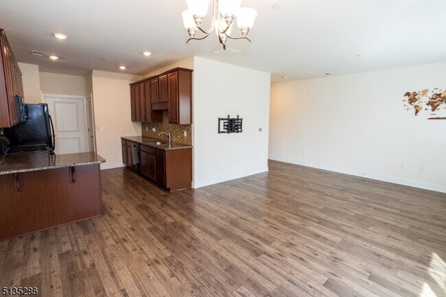 Building Photo - 203 Parkview Ln