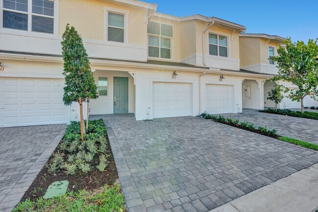 Building Photo - Gorgeous Brand New 3 Bedroom 2 Bath (2-story) Townhouse in Deerfield Beach