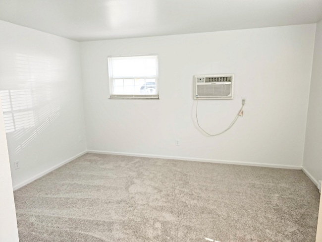 Photo - 5856 Highview Dr Apartment