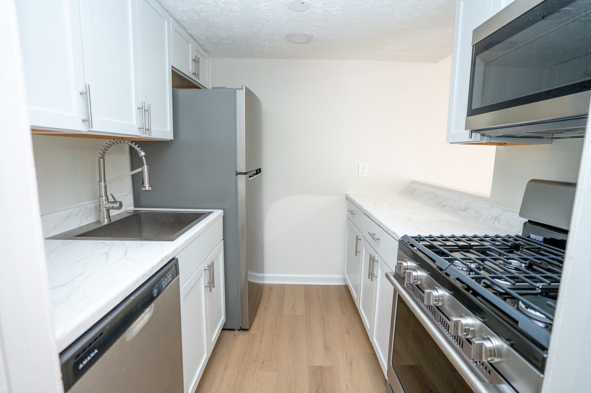 Lakeshore Cove - 2400 W Shore Blvd Columbus, OH 43232 | Apartments.com