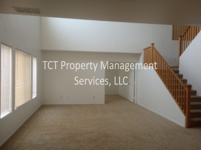 Building Photo - Large 3 Bed/2.5 Bath plus office AND Loft in Avondale!