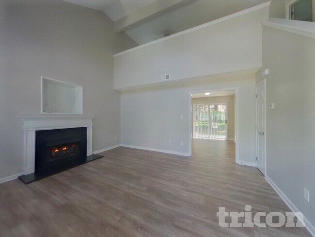 Foto del edificio - 1607 Bear Brook Dr