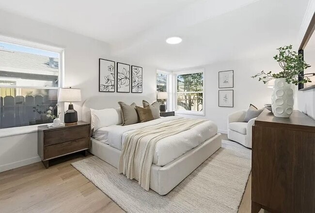 Building Photo - Move-in SPECIAL! Comfortable 2 Bed 2 Bath