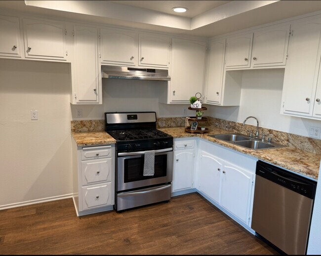 Building Photo - Castilian Park Apartments