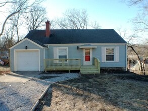 Building Photo - 5302 N Spruce Ave