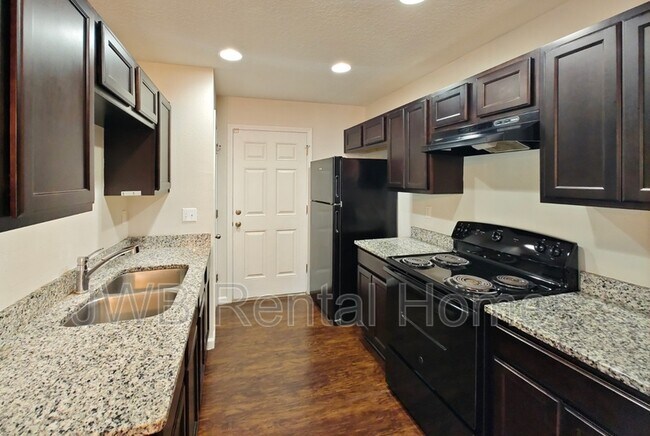 Foto del edificio - 8089 Firetower Rd