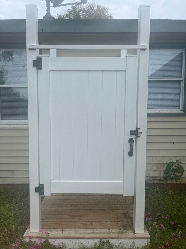 Foto del edificio - Point Harbor 5 bedroom 2.5 bath Annual Rental-Available 4/28