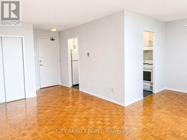 Photo du bâtiment - 525 Eglinton Ave E