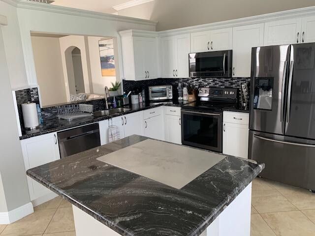 Foto del edificio - 7891 Manor Forest Blvd