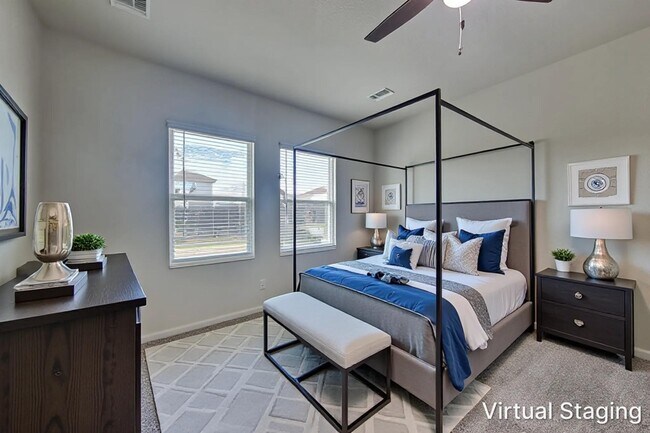 Foto del edificio - 1044 Banyon Tree Ln