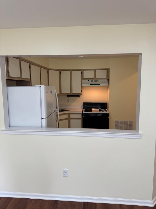 Building Photo - 604 Jesse Way
