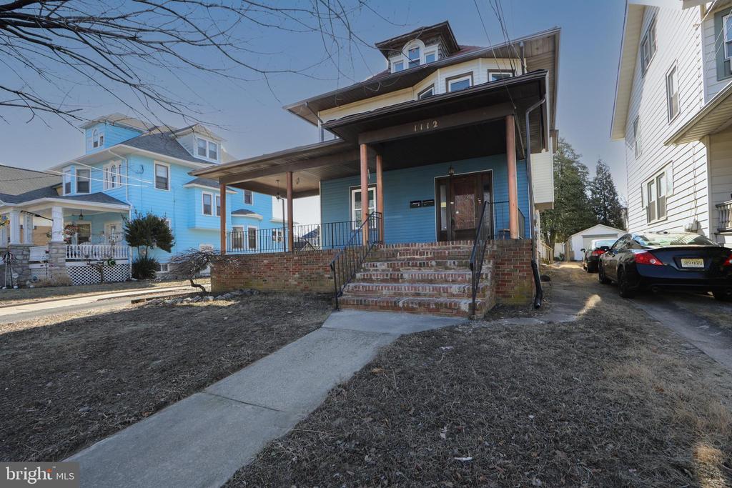 Primary Photo - 1112 Collings Ave