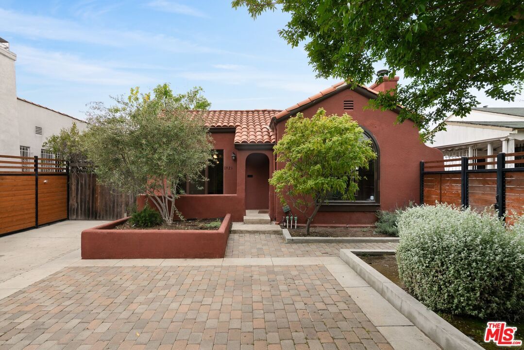 Foto principal - 1921 Hauser Blvd