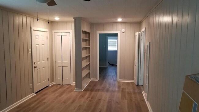 Foto del edificio - 721 Eleanor St