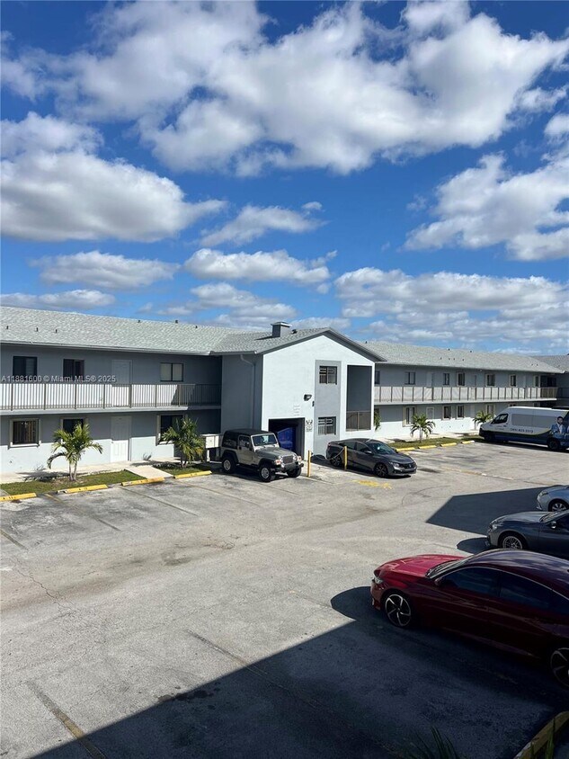 Foto principal - 6081 W 24th Ave